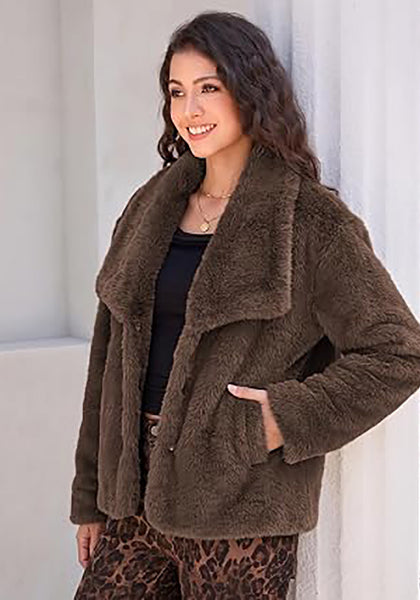 Brown Wide Lapel Faux Fur Coat for Women — Oversized Dropped Shoulder Jacket with Side Pockets & Snap Buttons